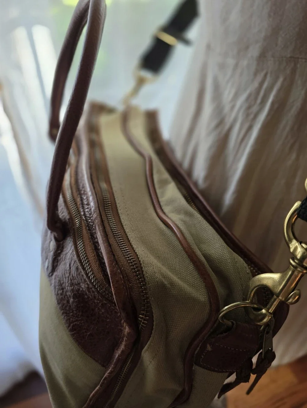 Vintage Orvis Canvas & Leather Messenger Bag‎ Briefcase Laptop Bag with Strap